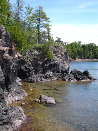 A photo of the Volcanic Lakeshore Cliff natural community type